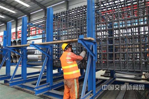 搭积木一样建桥梁 南京交通&ldquo;最热工种&rdquo;转入室内作业